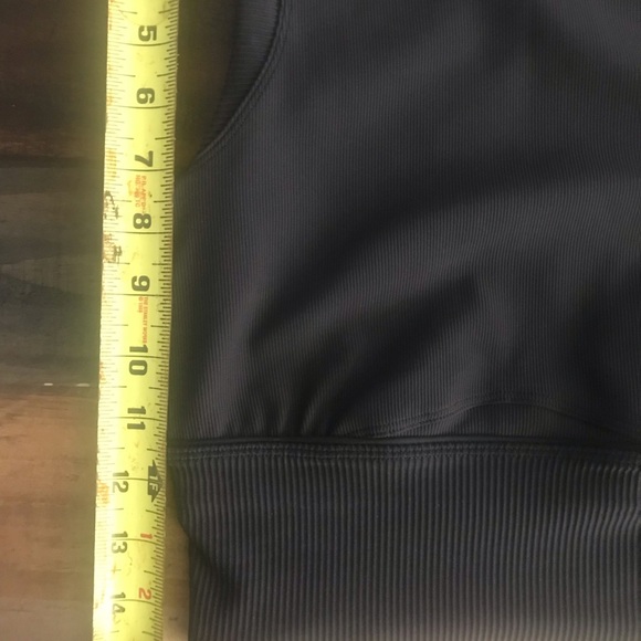 NWOT Lululemon Crop Top - Picture 7 of 10